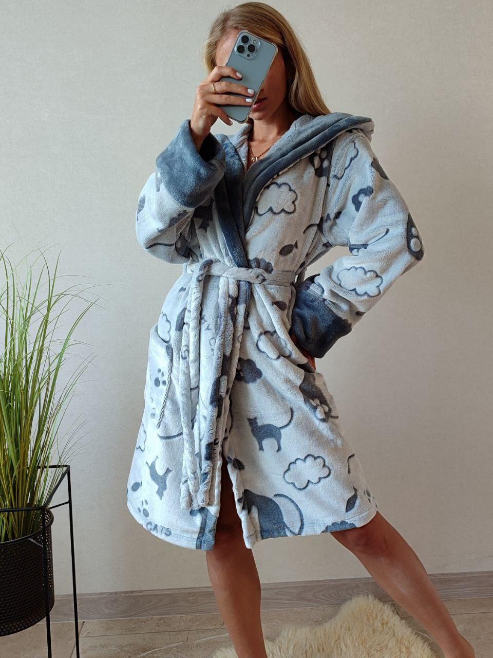 Халат жіночий махровий із поясом і капюшоном сірий із котами, фото 1