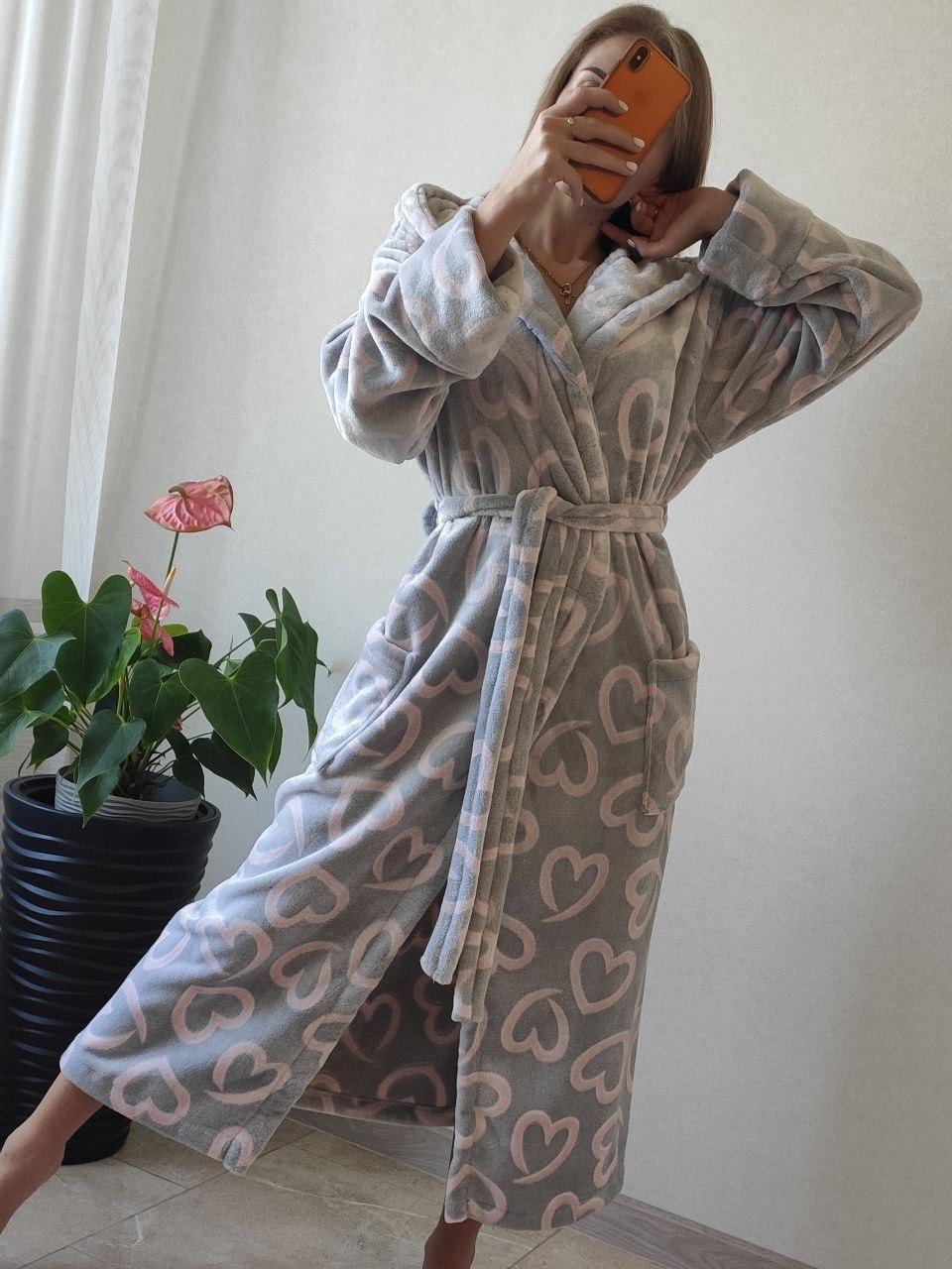 Стильний теплий жіночий халат із серцями та капюшоном, фото 1