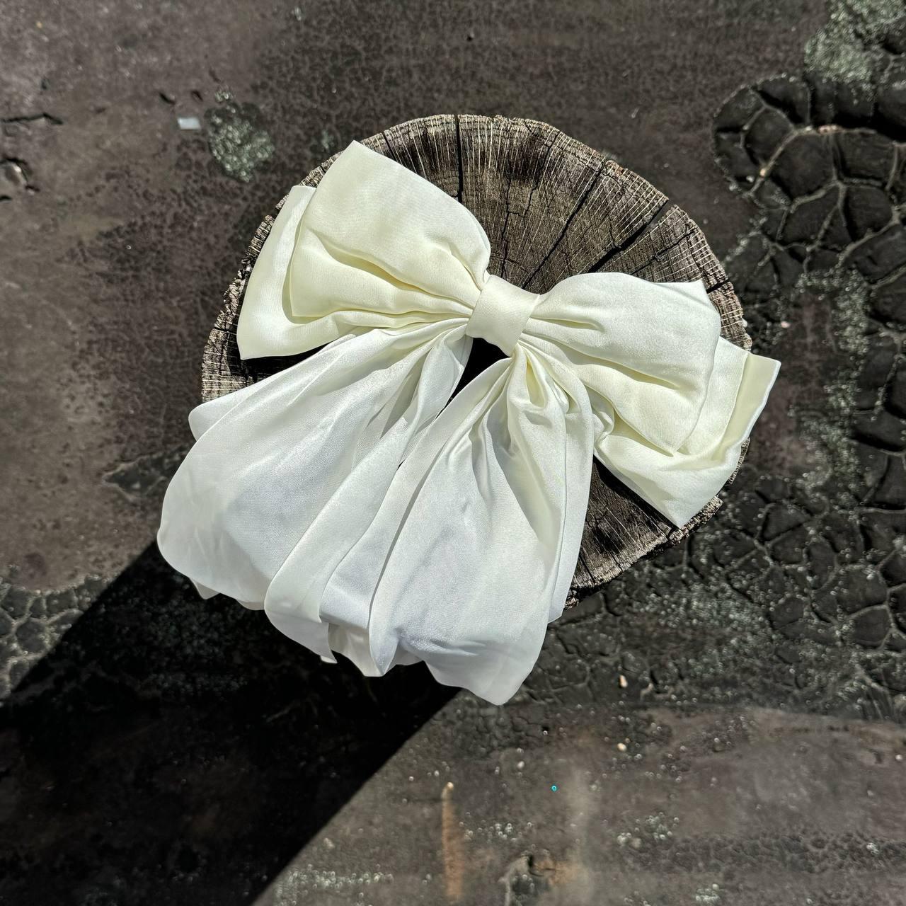 Заколка-автомат для волосся бант довгий молочний зі стрічками