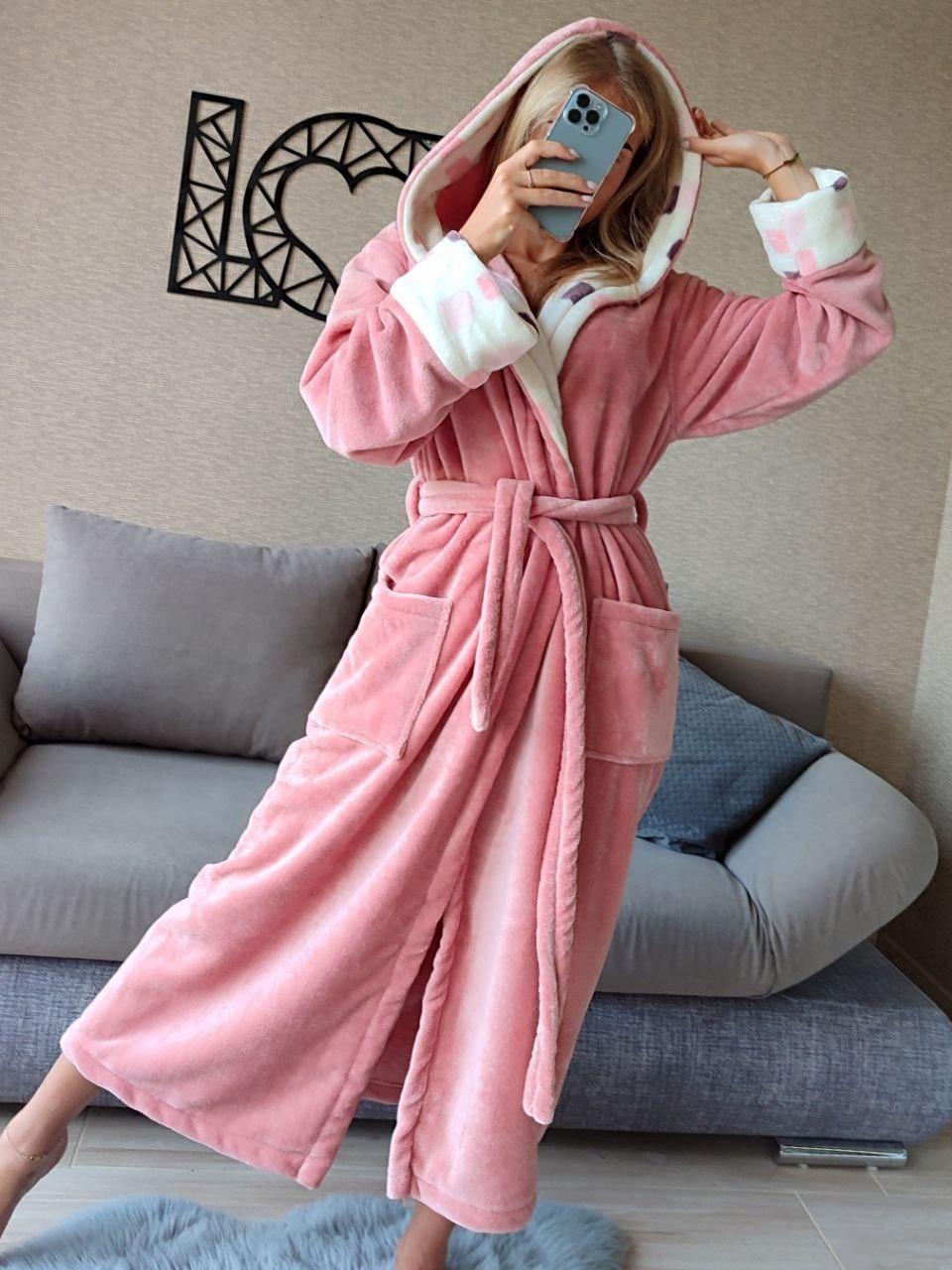 Теплий жіночий довгий махровий халат із капюшоном і поясом