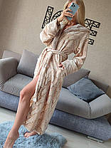 Довгий теплий жіночий бежевий махровий халат із поясом, фото 4