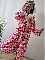 Довгий теплий жіночий махровий халат персиковий з котиками, фото 3