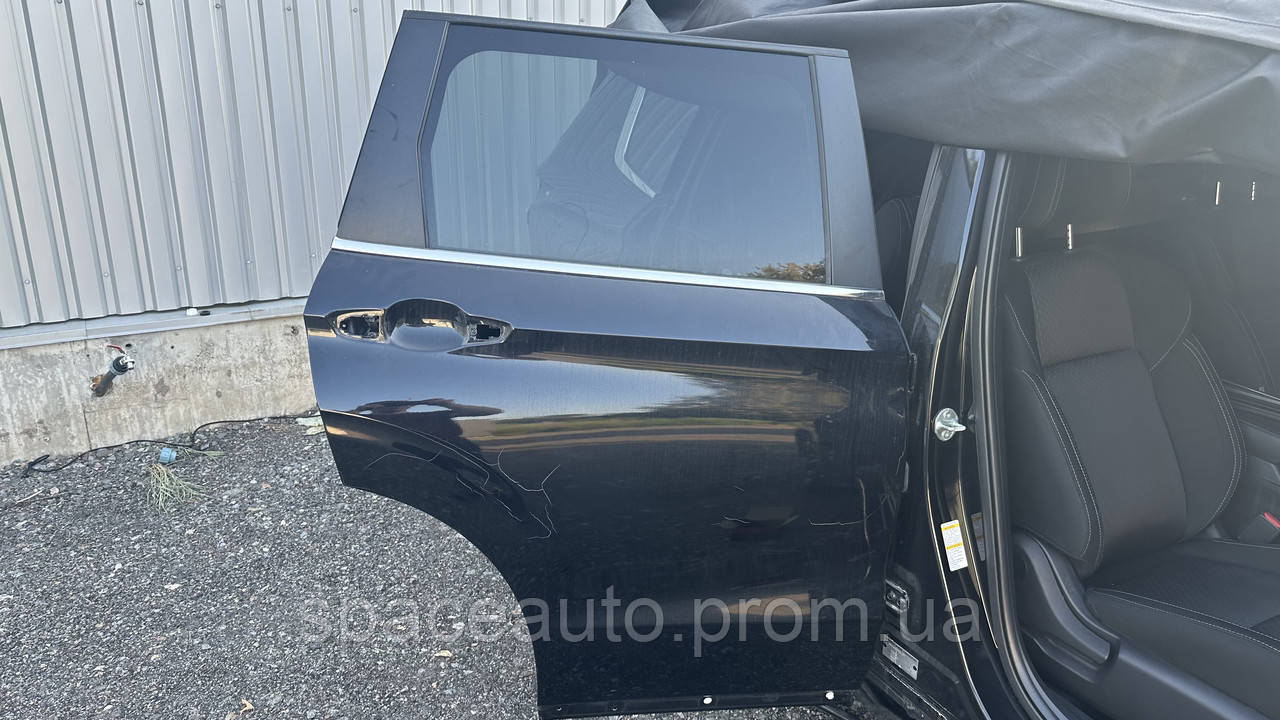 Дверь задняя правая Mitsubishi Outlander 4 2021-2024 год б/у оригинал черная код цвета x42a в наличии, фото 1