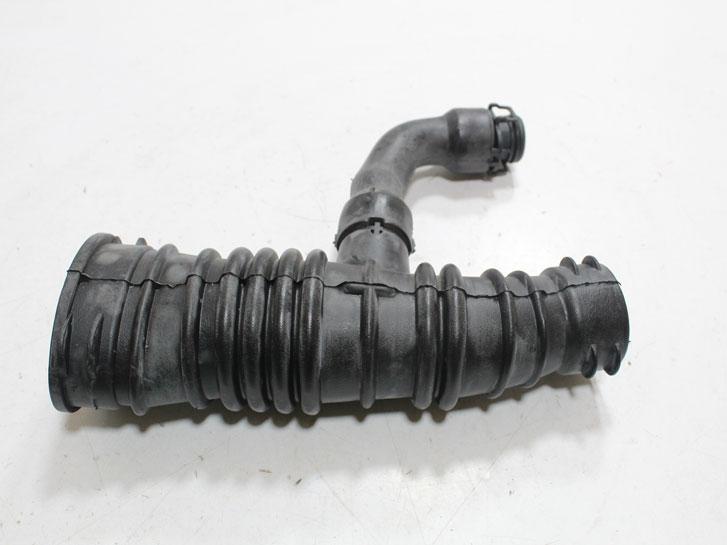 Вставка патрубка воздушного FORD FOCUS 2003-2008 (1.6TDCI/ZETEC) 3M519A673MG SHIKOO