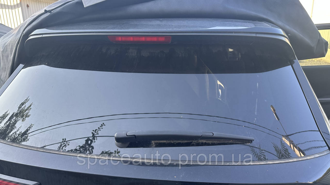 Стекло крышки багажника заднее mitsubishi outlander 4 2021-2024 год б/у оригинал без дефектов в наличии, фото 1