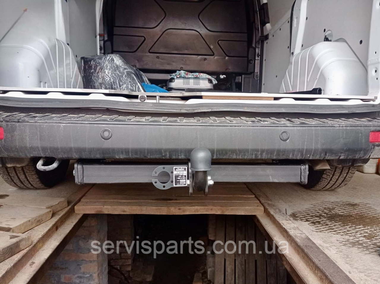 Фаркоп Ford Transit Custom 2012-2023 (Tourneo Custom) гак на болтах