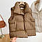 Базова жіноча тепла стильна жилетка осіння безрукавка синтепон 200 плащівка з кишенями норма і батал OS, фото 8