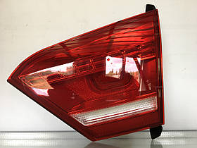 Ліхтар внутрішній правий LED VW Passat 2012-2015 561-945-094-C