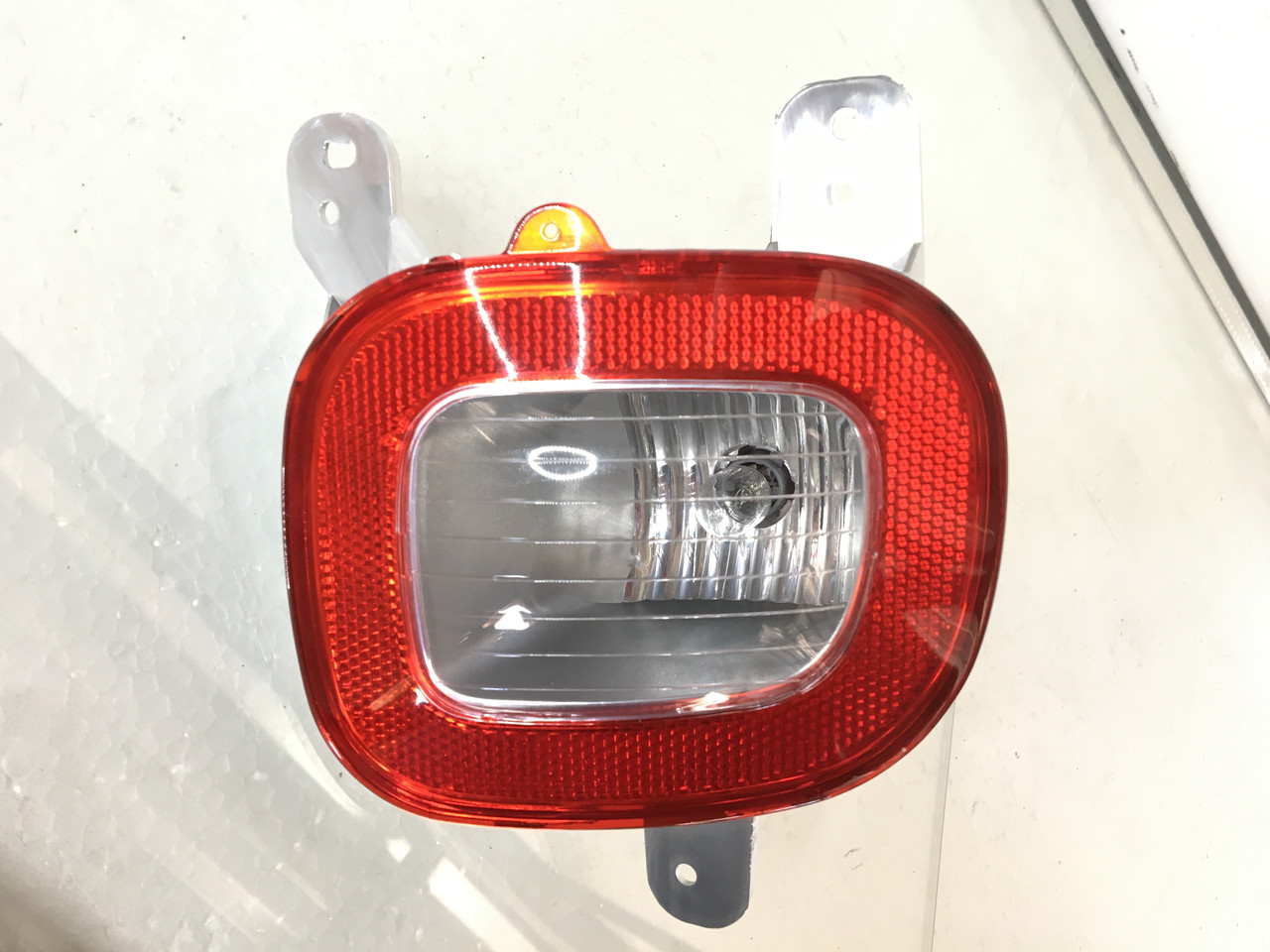 Відбивач Jeep Renegade 2015-2018 правий — 68255509AA / 68255513AA