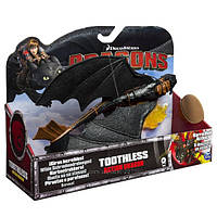 Дракон Беззубик із вогняними крилами