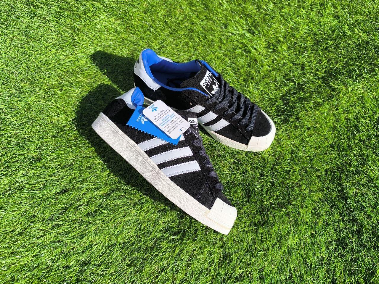 Кроссовки ADIDAS BLACK/ WHITE/ BLUE ЧЕРНЫЕ с белым ЗАМША адидас