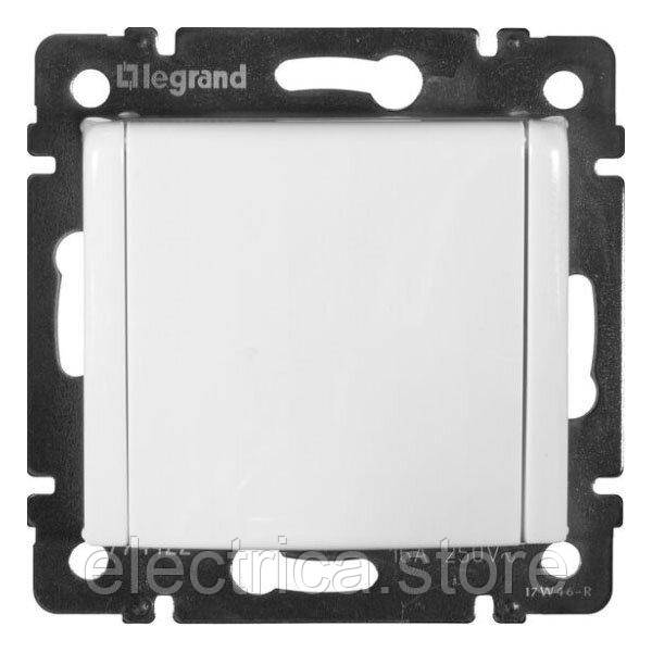 Розетка із заземленням та кришкою біла Valena Classic Legrand 774422, фото 1