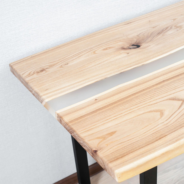 Епоксидна смола ЕД-20 у стільниці (фото)