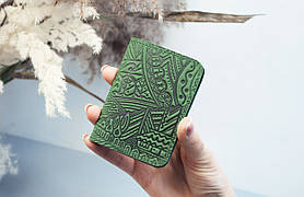 Обкладинка для ID паспорта жіноча шкіряна зелена з тисненням Карпати | Обкладинка на права 4 відділа