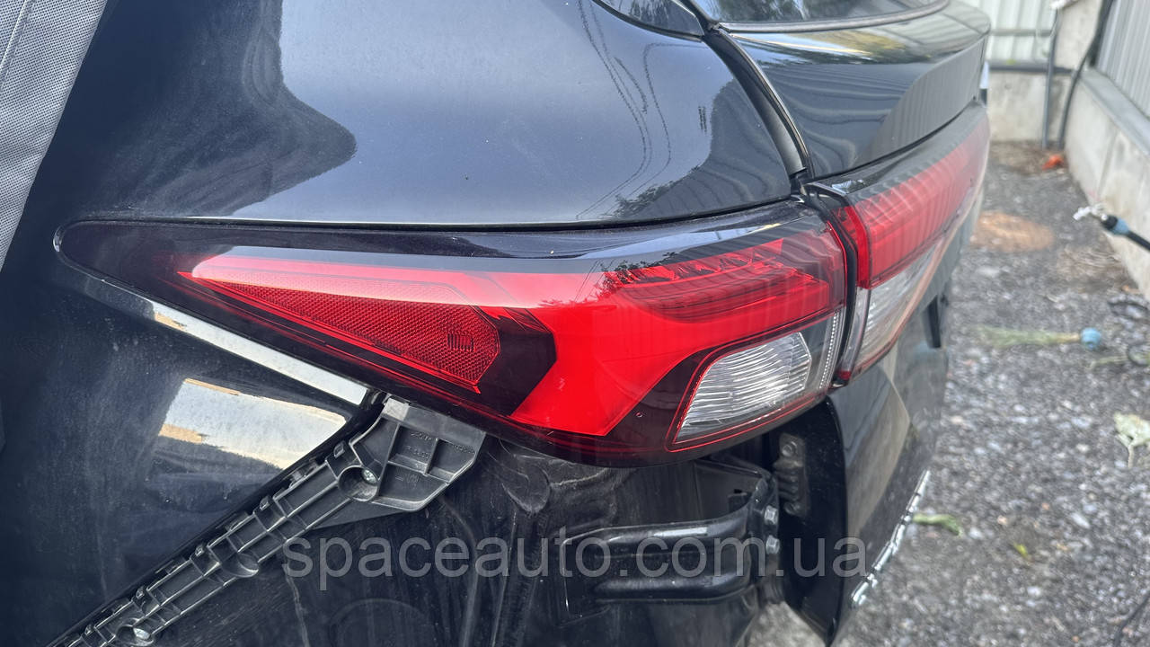 Фонарь задний левый (в крыло) Mitsubishi Outlander PHEV / 4 21-25 год б/у оригинал без дефектов 8330B183 / 26555W240P