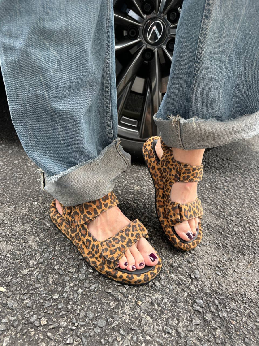 Босоніжки жіночі замшеві леопардові на липучках, фото 1