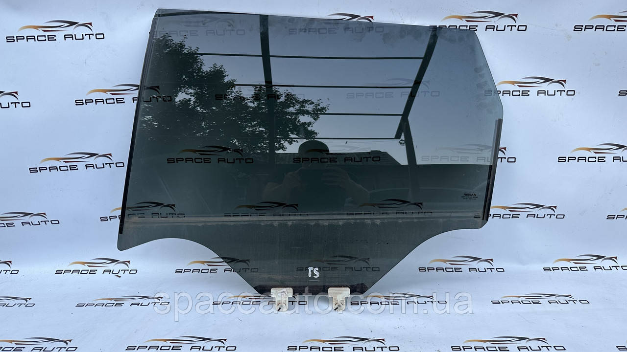 Стекло заднее левое Nissan Rogue T33/X-TRAIL 21-25 год б/у оригинал без дефектов 823016RA0A