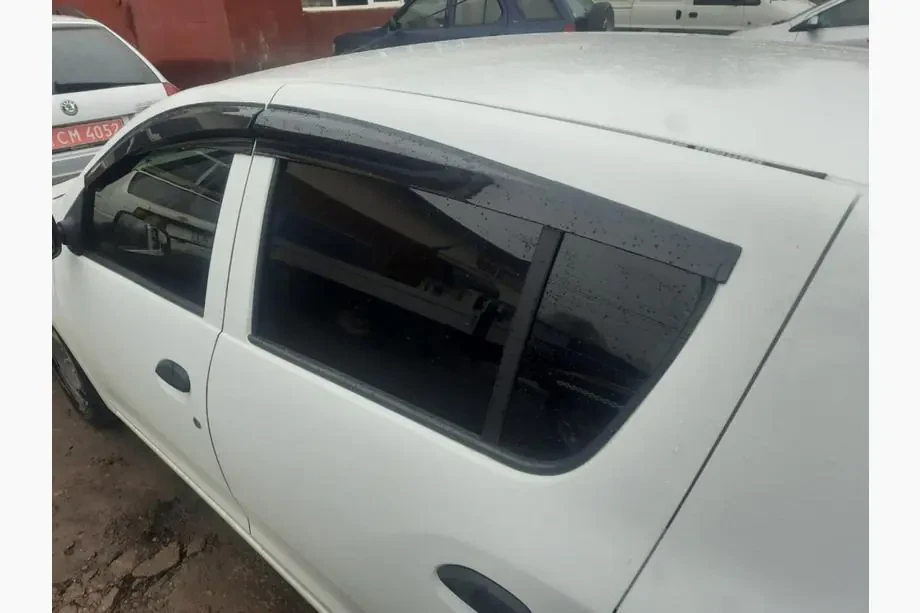 Вітровики, дефлектори вікон Renault Sandero I/II 2008-2020 (скотч) Sunplex