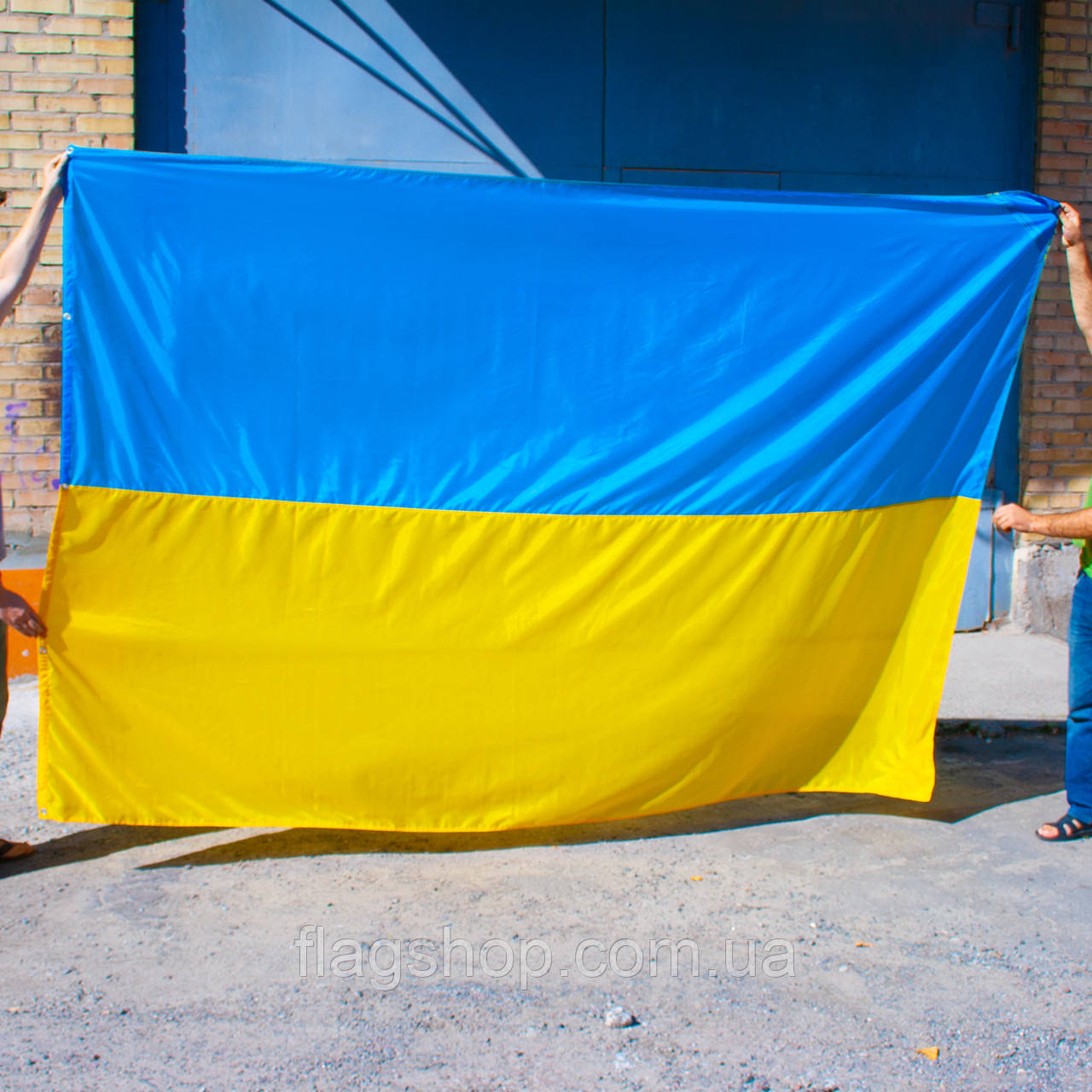 Прапор України зшивний 200х300 см, штучний шовк, люверси під флагшток