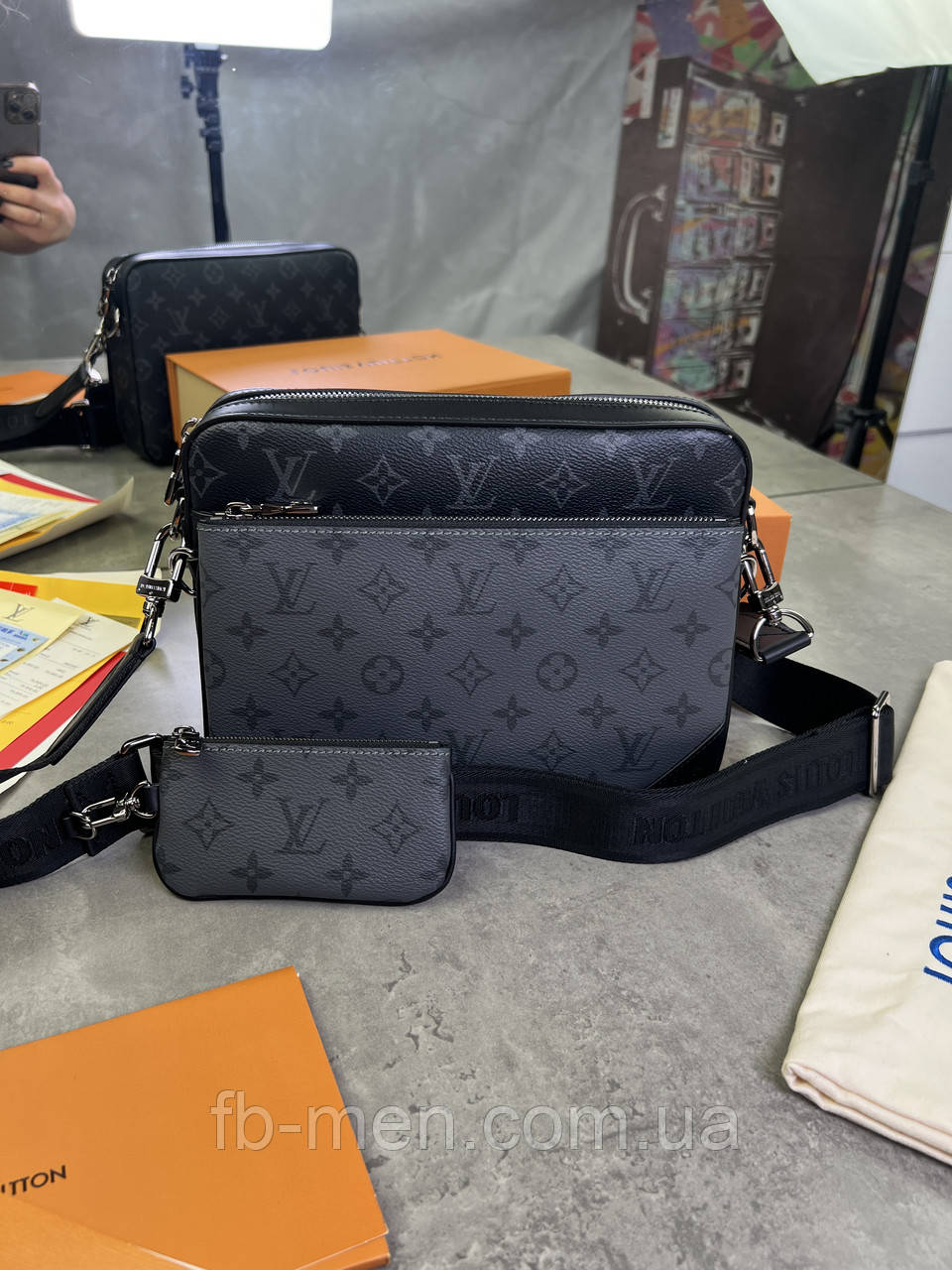 Сумка месенджер Louis Vuitton Trio шкіряна сіра якість преміум