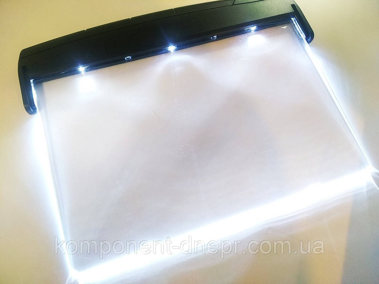 Скло для читання MG89078 з LED-підсвіткою, розмір — 225х145 мм З дефектом- є мілкі посічки на склі
