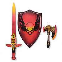 Щит, сокира і меч із гри Warhammer з фанери