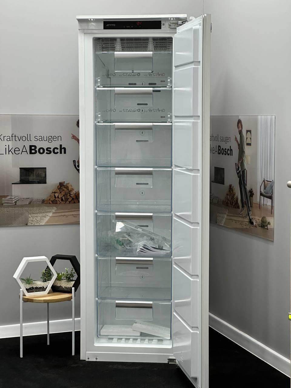 Морозильна камера Італійського виробника Smeg в дуже хорошому стані!(refurbished)
