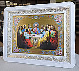 Ікона Тайна Вечеря сюжет із квітами у білому дерев'яному фігурному кіоті під склом, розмір 52*42, сюжет 30×40., фото 2