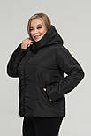 Куртка демісезонна великих розмірів чорна з капюшоном батал, фото 3