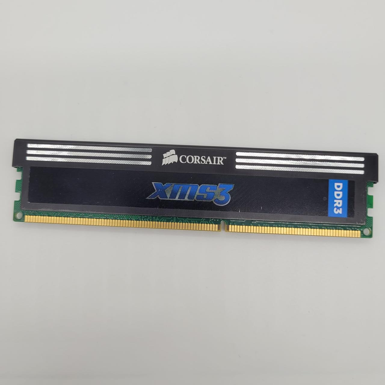 Ігрова оперативна пам'ять Corsair DDR3 4Gb 1333MHz PC3-10600U 2R8 CL9 (CMX16GX3M4A1333C9) Б/В