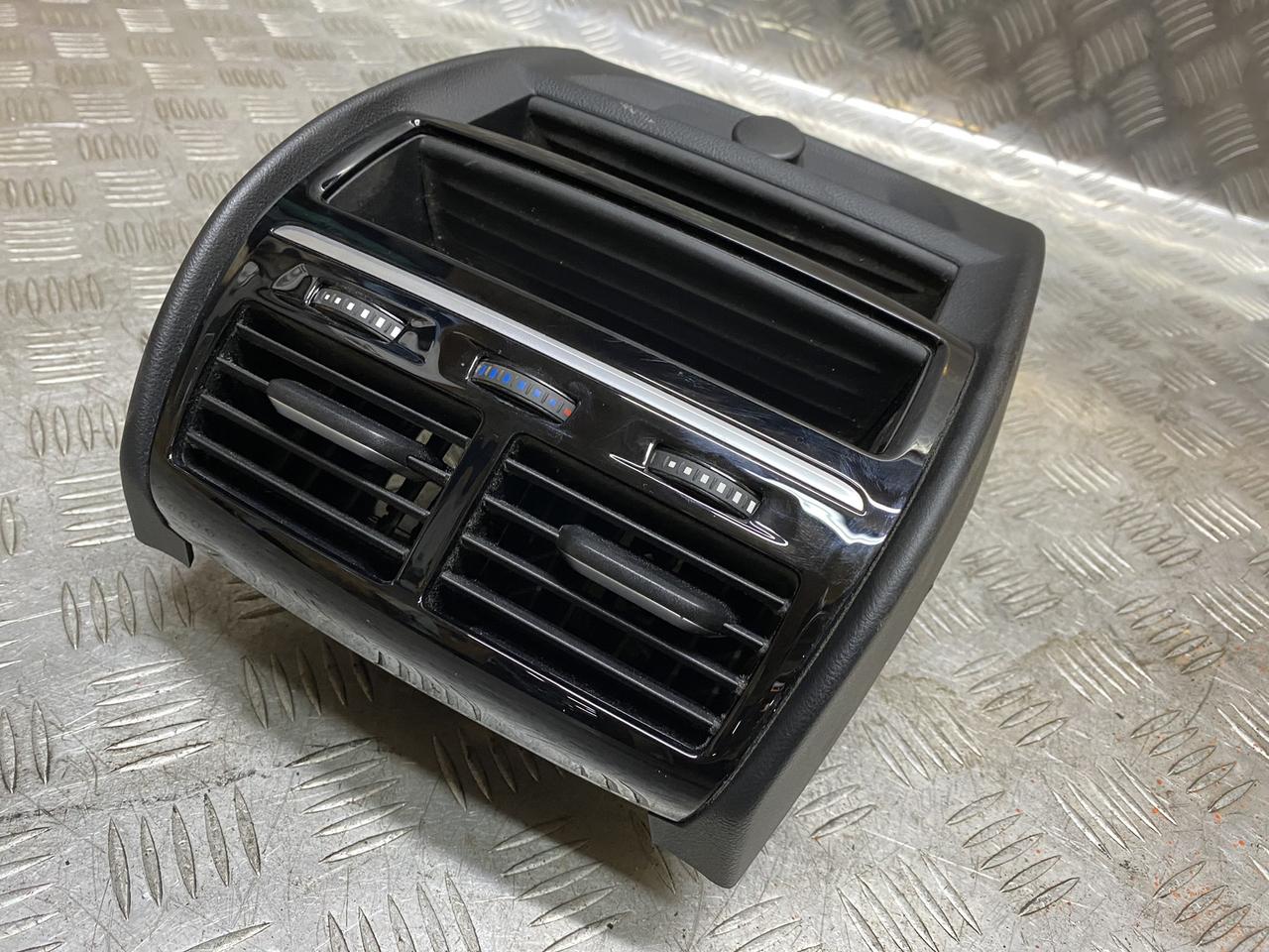 Б/У Повітропровід задній Дефлектор пасажирів BMW 5 G30 64229357865, фото 1