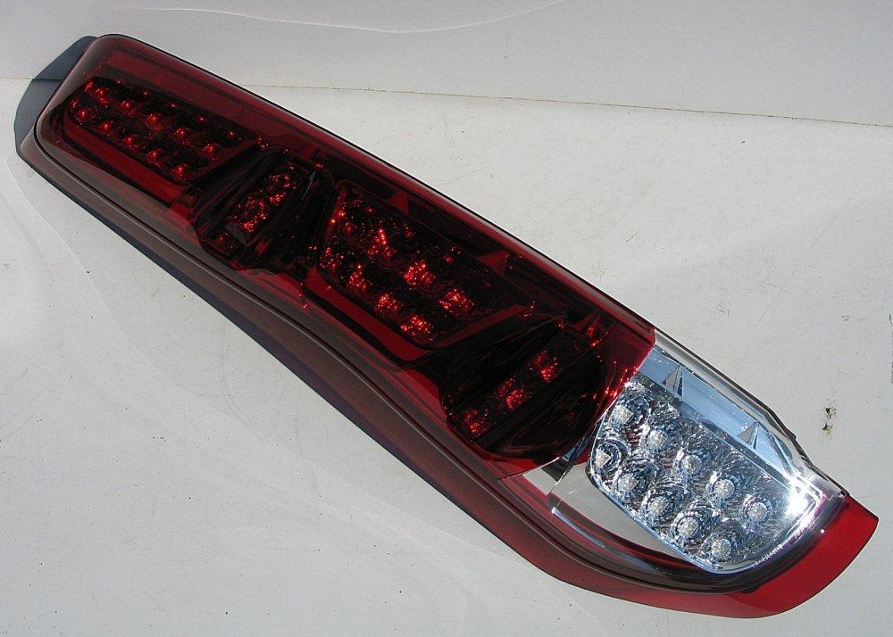 Nissan X-trail T31 оптика задня червона 100% LED (HU511-00-2-J-02)