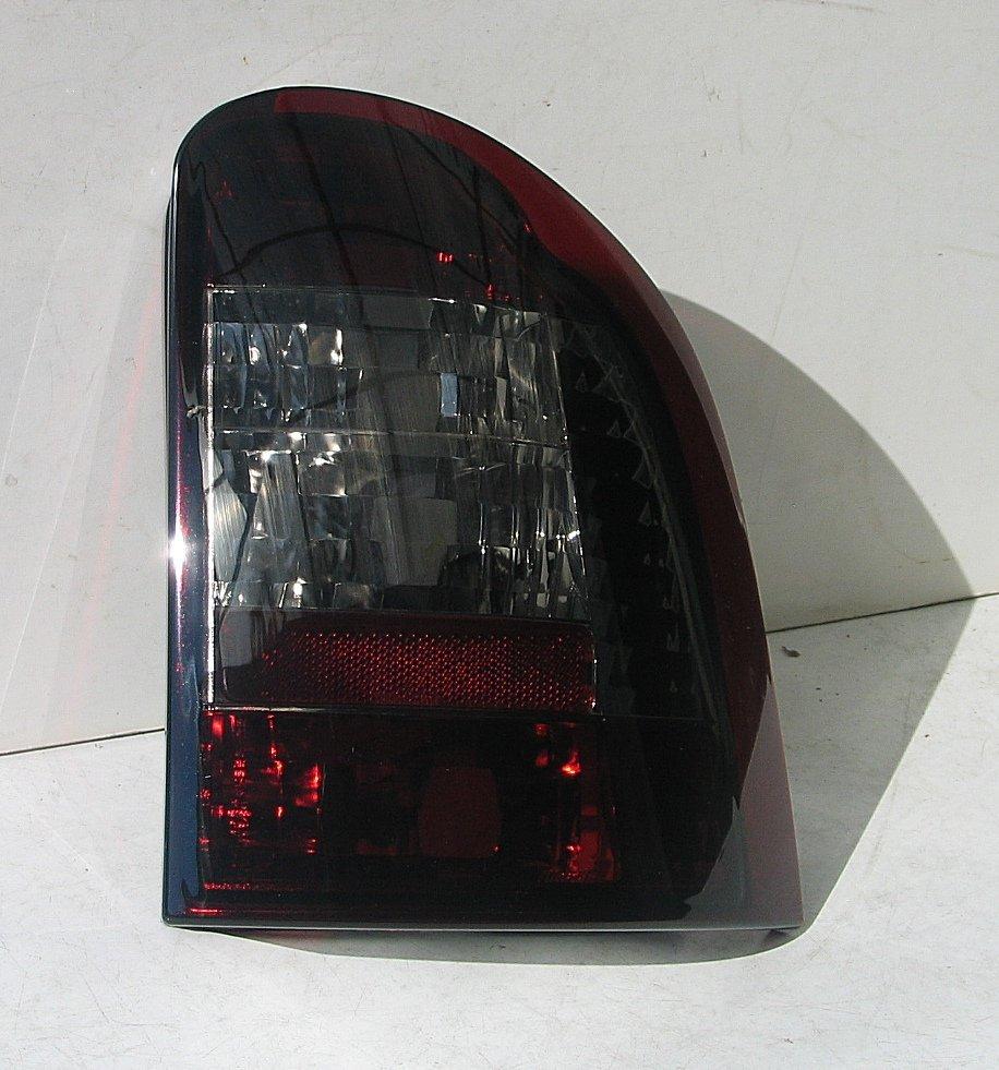 Ford Mondeo 2 Вагон оптика задня червоно-чорна (HU170-01-2-E-02)