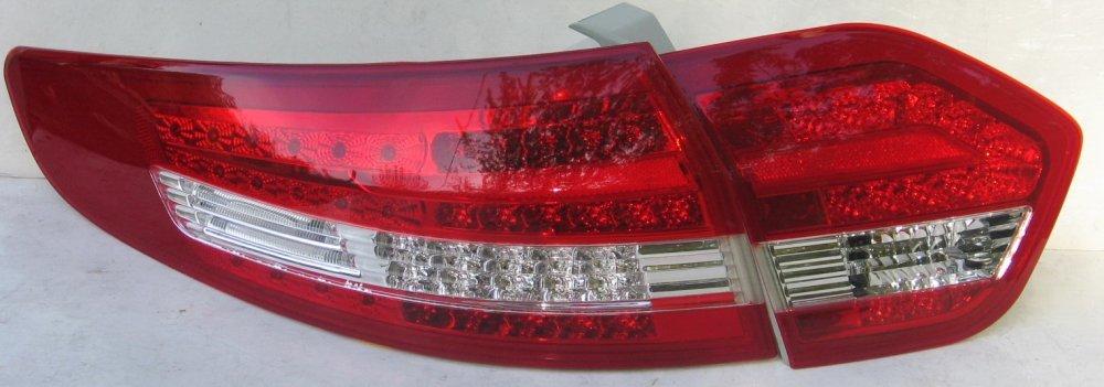 Renault Fluence оптика задня світлодіодна LED червона / LED taillights red (WH058)
