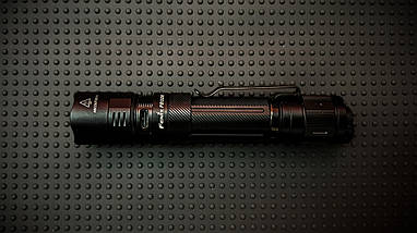 Ручний тактичний ліхтар Fenix PD32R (Black), фото 6