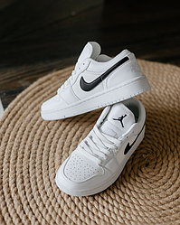 Жіночі кросівки Nike Air Jordan 1 Low White Найк Джордан білі низькі шкіряні кеди