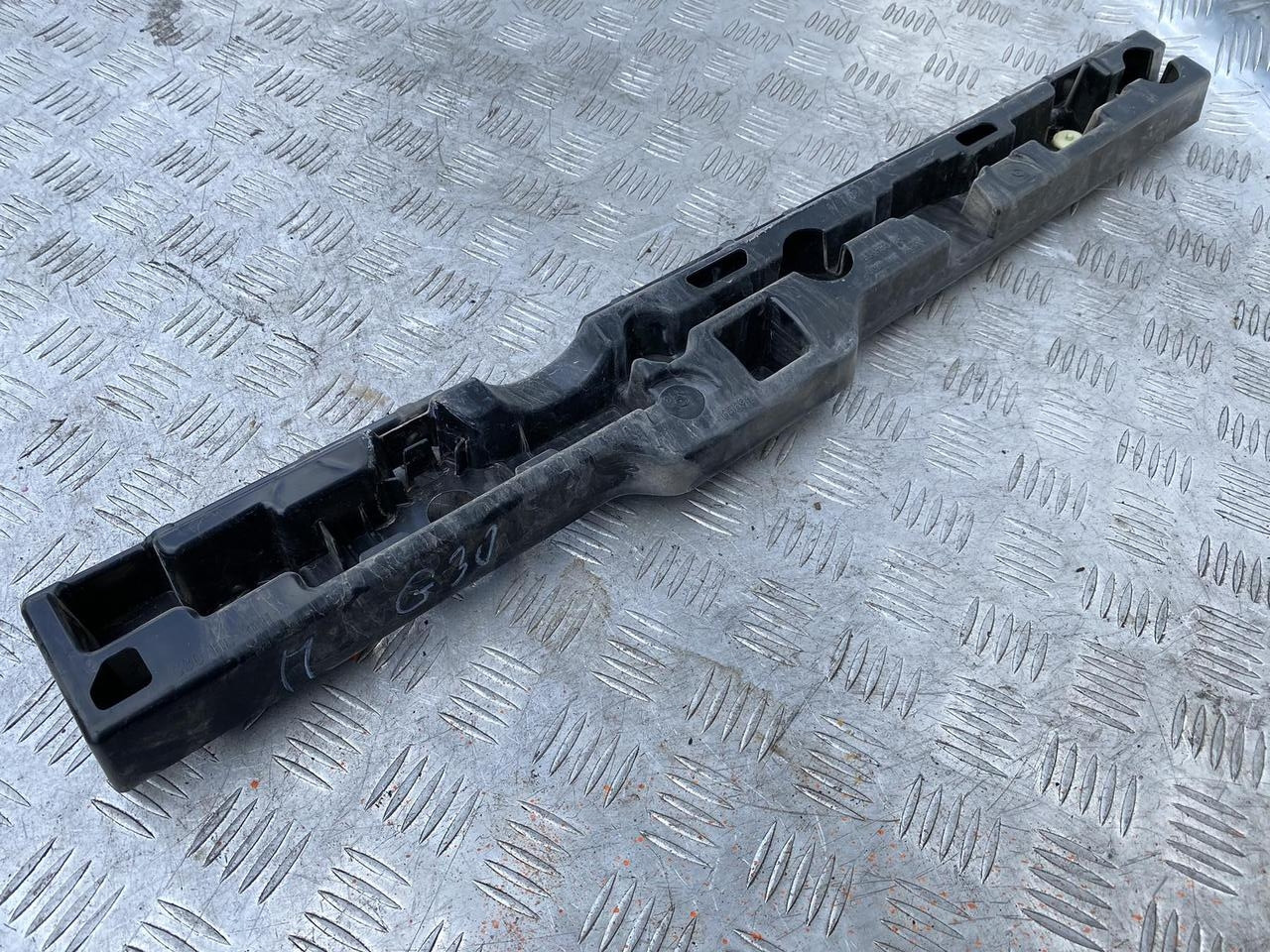 Б/В Кронштейн порога правий центральний BMW 5 G30 51777387346, фото 1