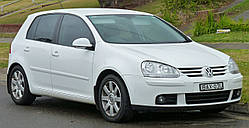 Лобове скло на Volkswagen Golf 5 2004-09 г.