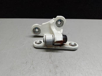 Завіса дверей верхня MERCEDES GL-CLASS X164 06-12 M273923 2011 задн. прав. (б/у)