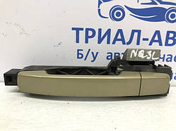 Ручка дверей зовнішня ззаду ліва Nissan Qashqai J10 2.0 БЕНЗИН MR20DE 2007 (б/в)