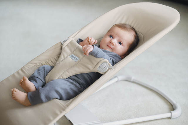 Шезлонг BabyBjorn Balance Soft Woven Jersey