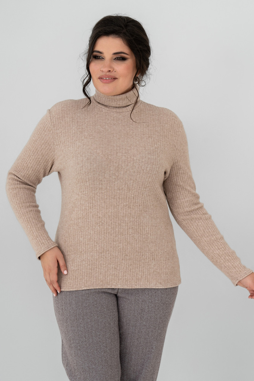 Гарний бежевий жіночий гольф з ангори на зиму