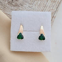 Сережки срібні з золотими напайками та зеленими трикутними цирконами