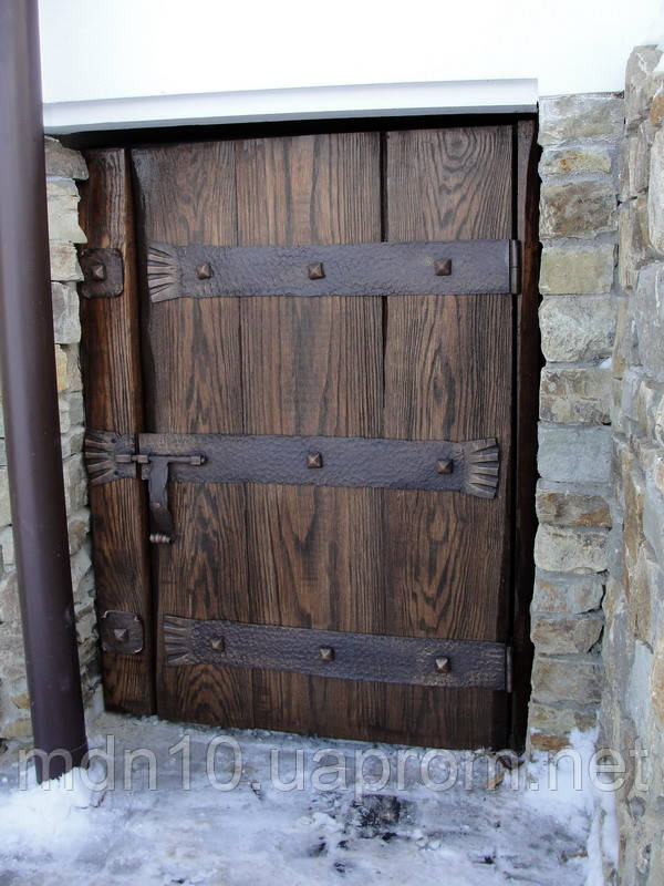Двері з кованими накладками (ясен)