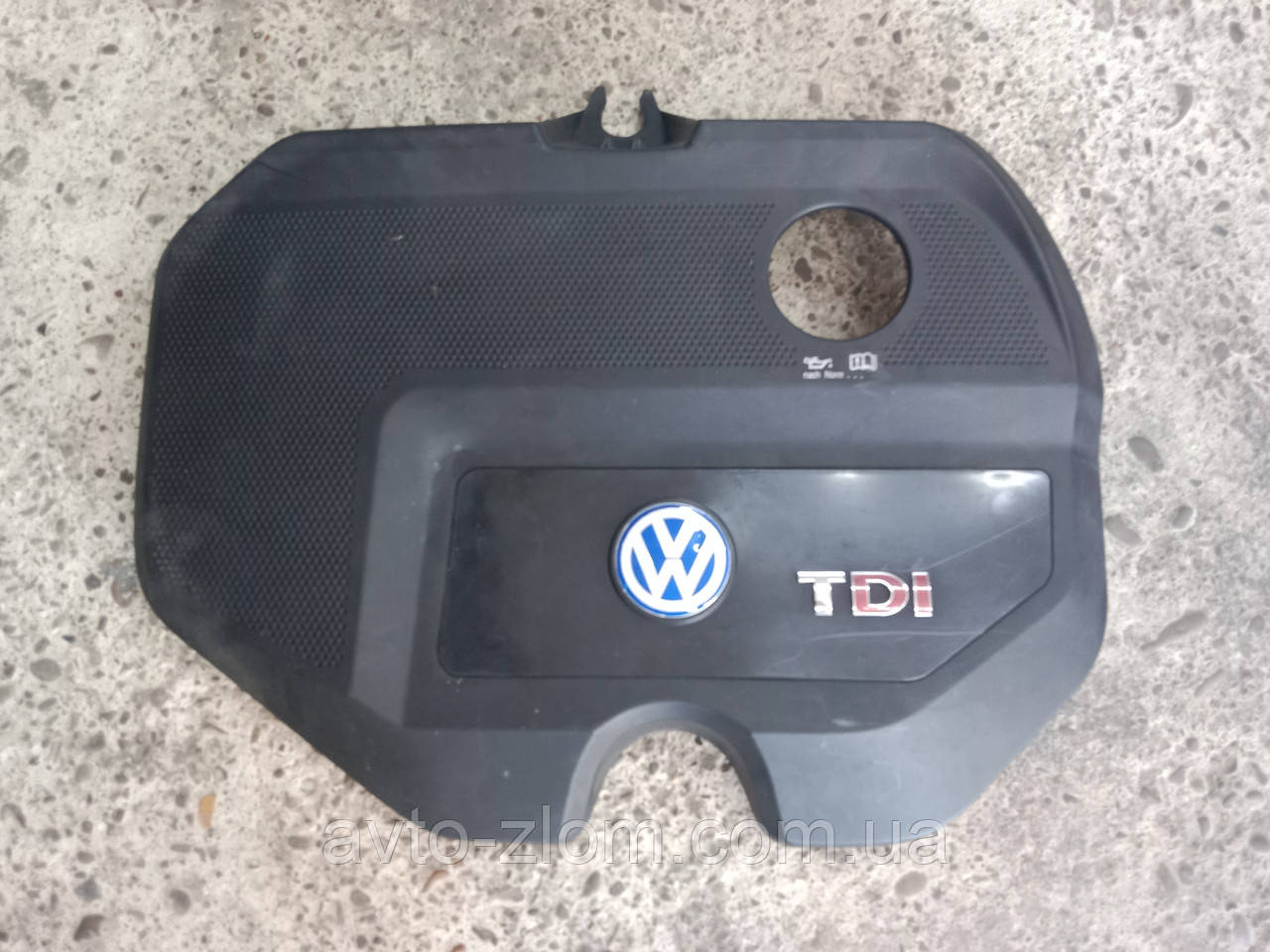 Декоративна кришка двигуна Volkswagen Polo 9N 1,9 TDI. Поло. 038103925AG.