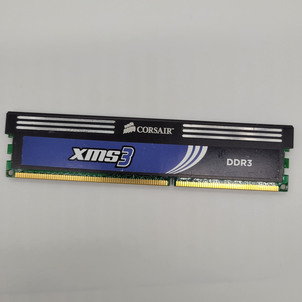 Ігрова оперативна пам'ять Corsair XMS3 DDR3 2Gb 1333MHz PC3 10600U 1R8 CL9 (CMX8GX3M4A1333C9) Б/В