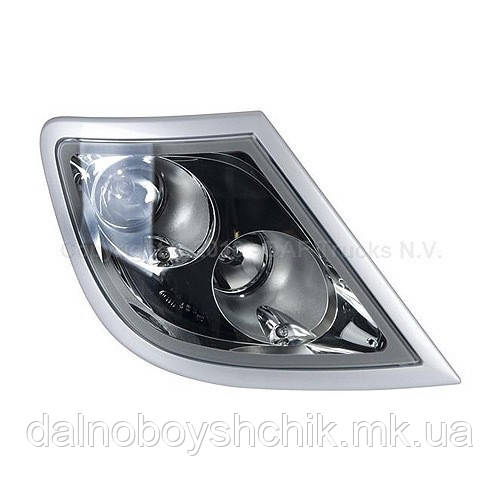 Скло фари Skylight R (Правої) SUPER SPACE CAB DAF XF95/ XF105/ XF106/ CF85/ CF (1784823, 1682977)
