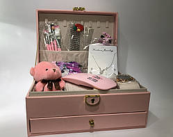 Мега стильна скриня з прикрасами