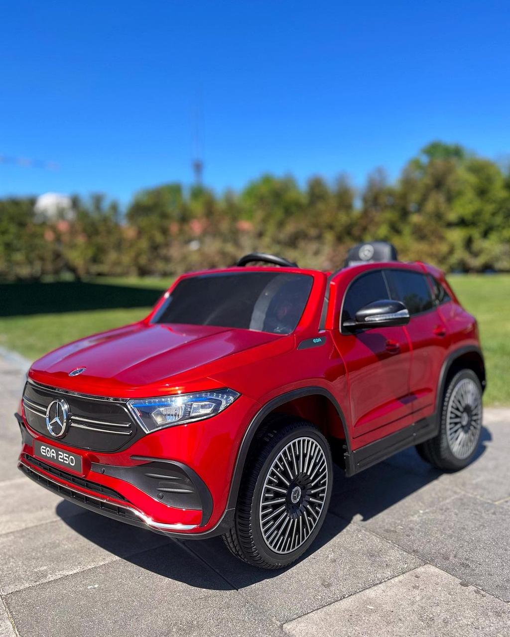 Дитячий електромобіль на акумуляторі Mercedes EQA250 M 5027 з пультом р/у для дітей 3-8 років Червоний