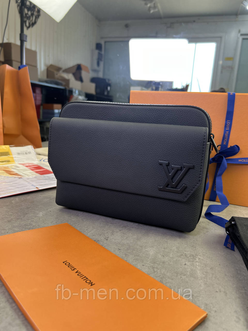 Сумка месенджер Louis Vuitton Fastline чорна чоловіча якість преміум